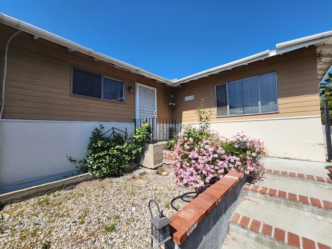 Foto del edificio - 11010 Oro Vista Ave