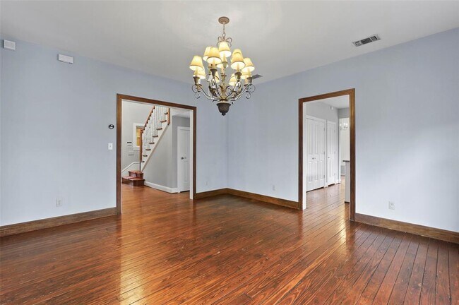 Building Photo - 823 Monte Vista Dr