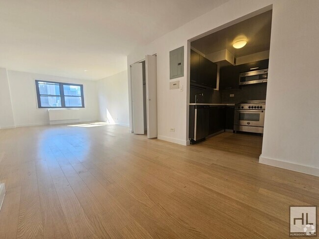 Building Photo - East 39th Street