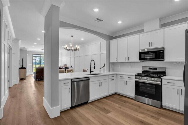 Foto del edificio - 15736 Sunny Day Dr