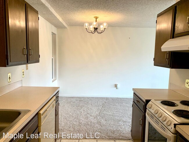 2 br, 1 bath House - 7064 35th Ave NE Unit 11 - 4