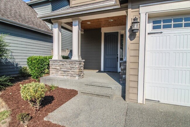 Foto del edificio - 319 204th St SE