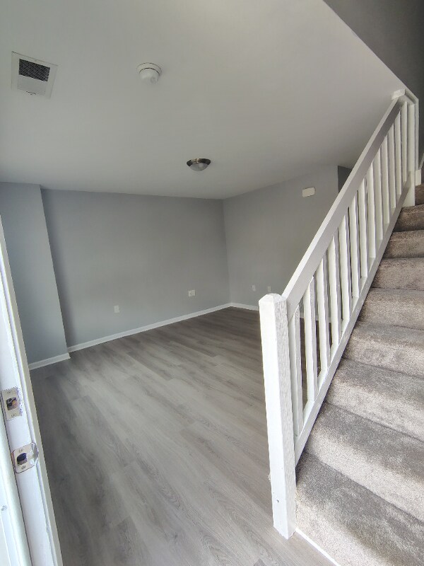 Foto del edificio - 81 Duiguid Dr