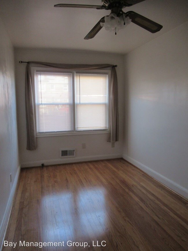 Building Photo - 3 br, 1 bath House - 2151 Coralthorn Rd