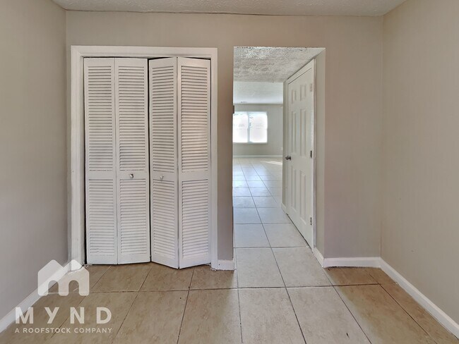 Building Photo - 5292 Stonebush Terrace
