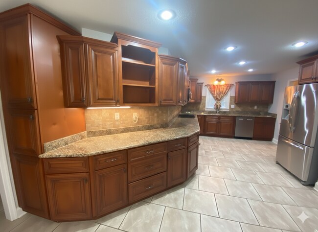 Foto del edificio - 983 Rolling Oaks Ln