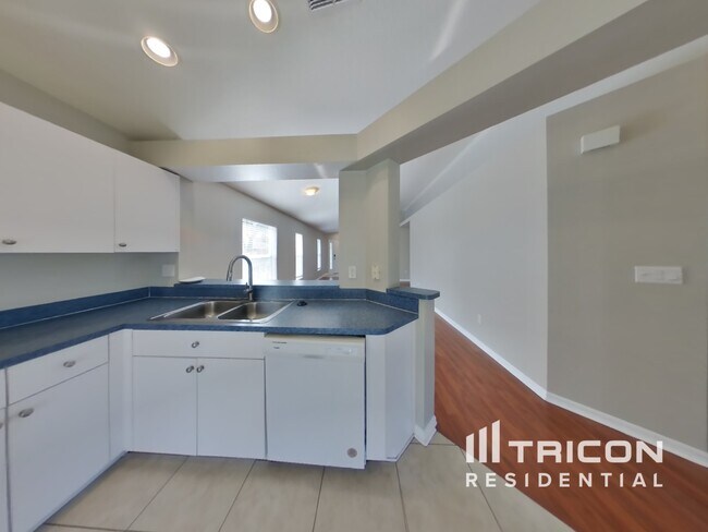 Foto del edificio - 24633 Laurel Ridge Dr