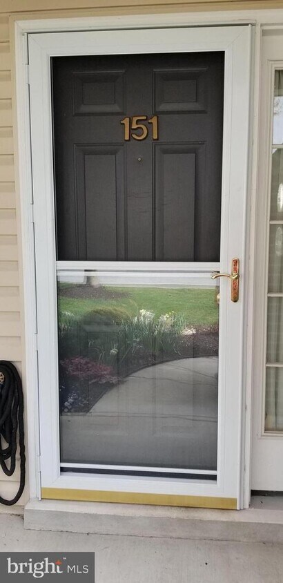 Foto principal - 151 Cardinal Ln