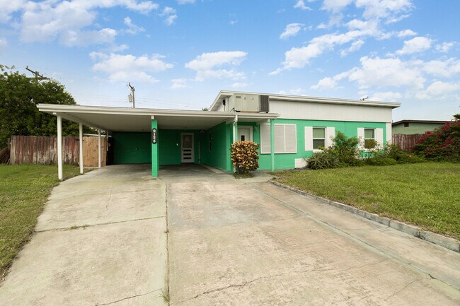 Foto del edificio - 2125 Smathers Cir S