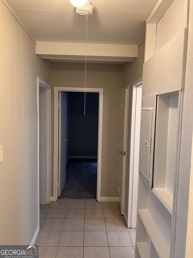 Building Photo - 200 Willow Rd