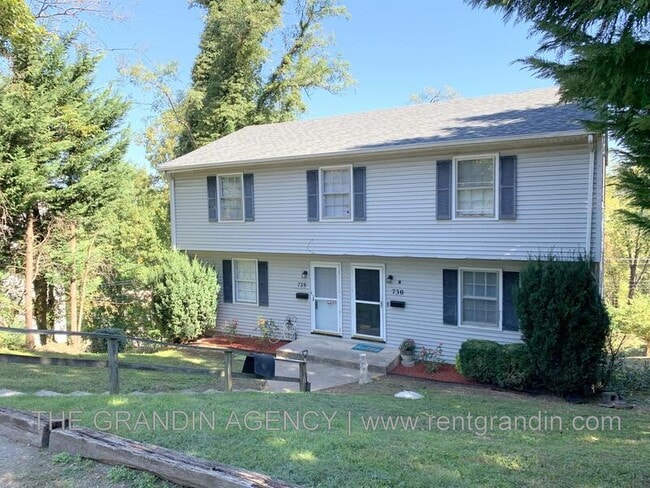 Building Photo - 728 Welton Ave SW