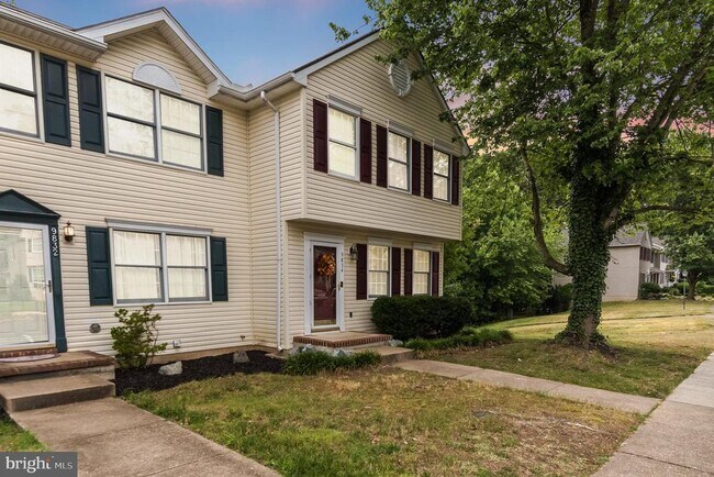 Building Photo - 9834 Dominion Forest Cir