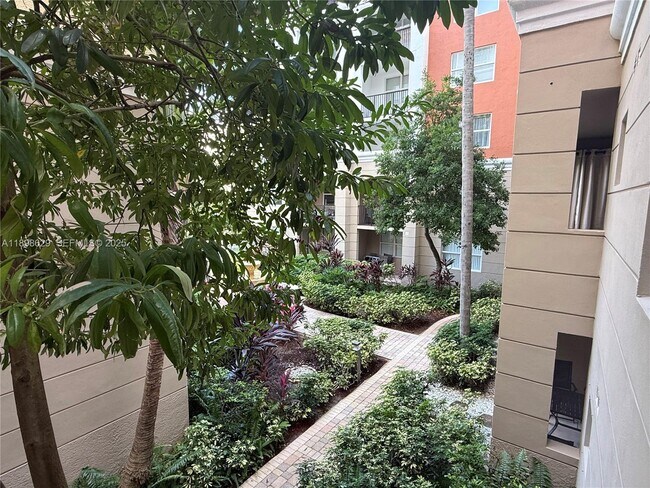 Foto del edificio - 17125 N Bay Rd