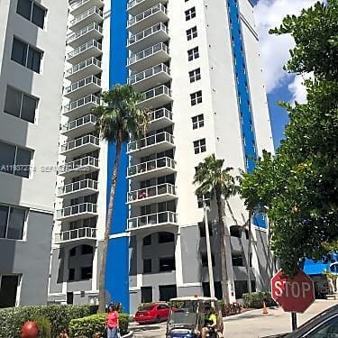 Foto del edificio - 5085 NW 7th St