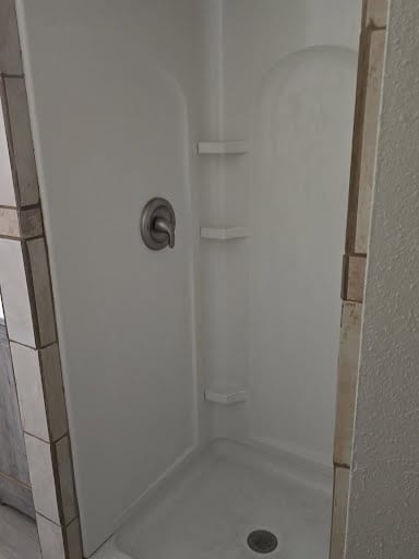 shower - 1418 S 12th St