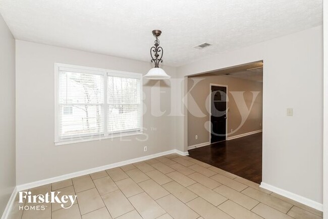 Foto del edificio - 324 Chimney Trace Dr