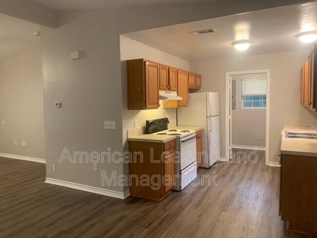 Building Photo - 803 Jordan Ave