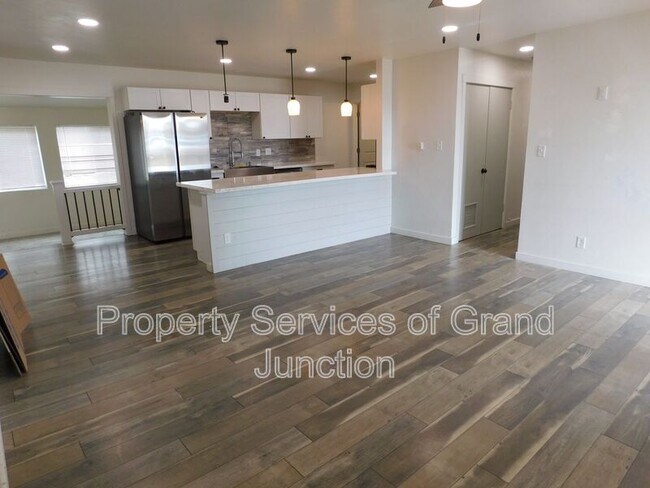 Foto del edificio - 317 N Coulson St