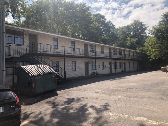 Building Photo - 609 E Race Ave