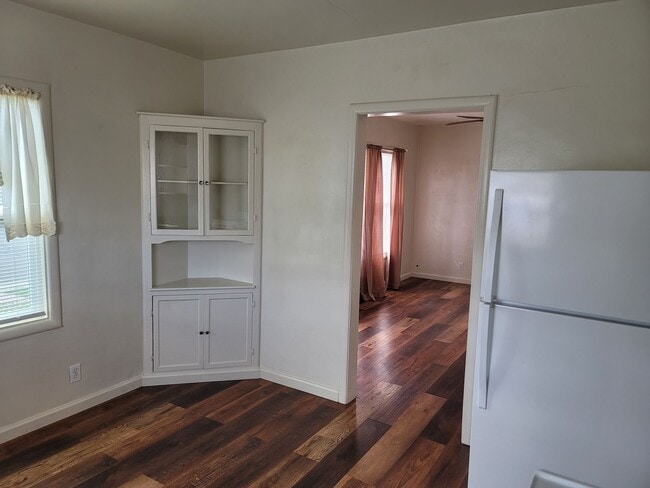 Foto del edificio - Move in Special see AD