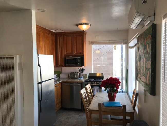 Building Photo - 712 Zanzibar Ct