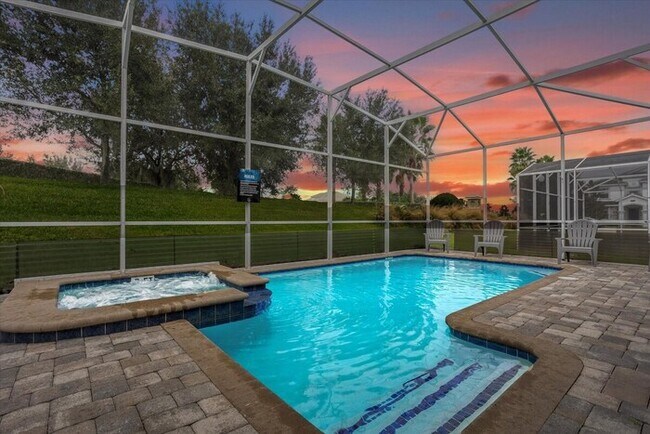 Building Photo - 9052SD  Newly Furnished 9BR Villa/Steps fr...