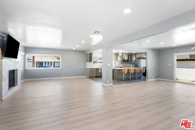 Building Photo - 8901 Rubio Ave