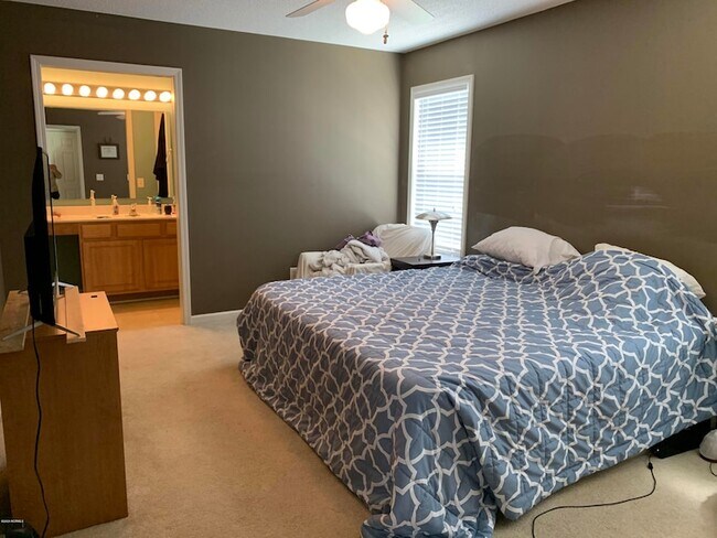 Foto del edificio - 7513 Brittany Lakes Dr
