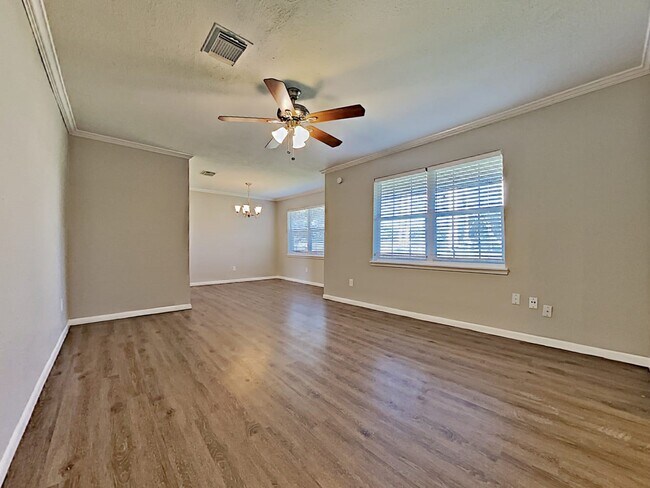 Building Photo - 2705 Coy Dr