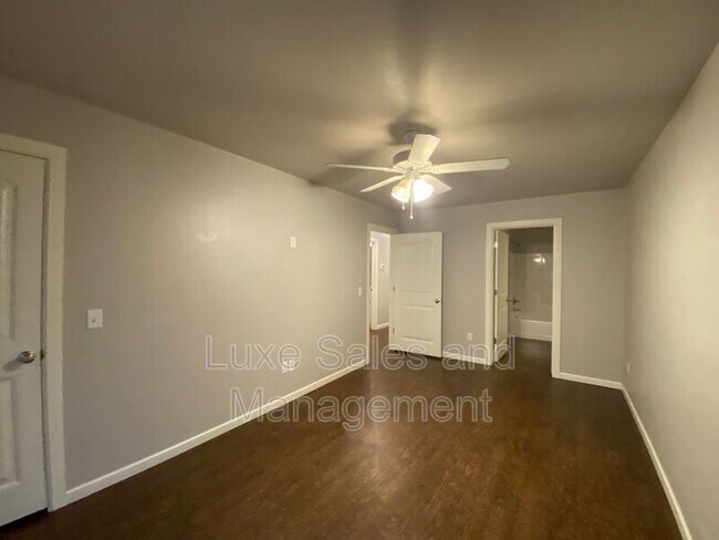 Foto del edificio - 11418 N Lincoln Blvd