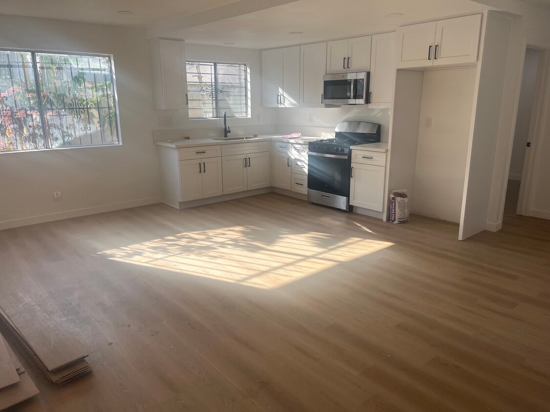Foto principal - 1141 N Berendo St