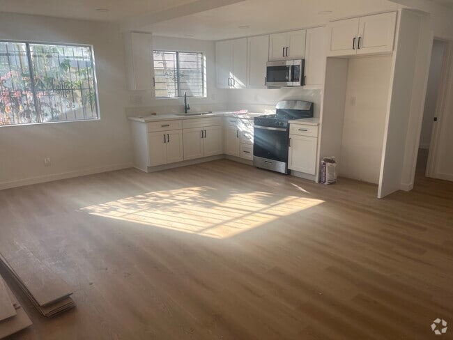 Building Photo - 1141 N Berendo St