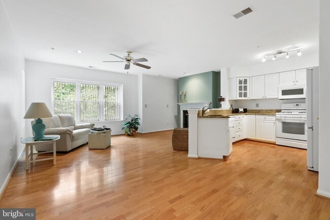 Building Photo - 405 Plumbridge Ct