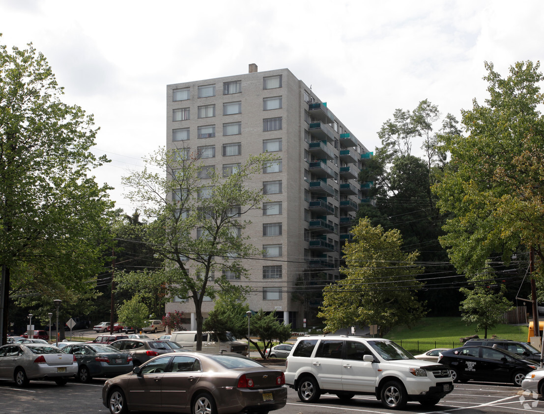 Building Photo - Maple View Apartments