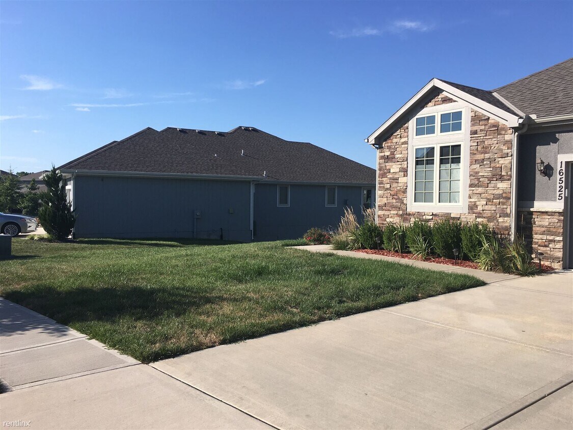 Foto del edificio - 4 br, 3 bath House - 16525 Hardy Street