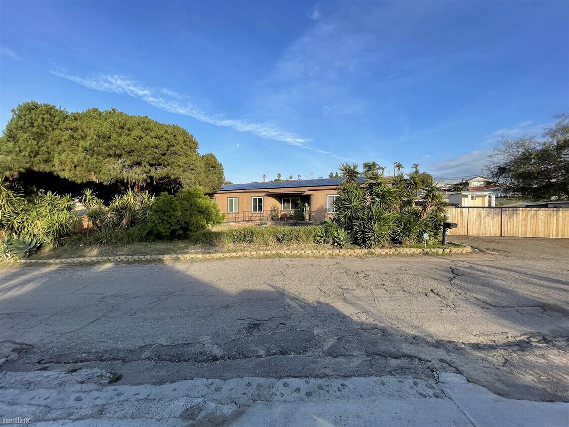 Primary Photo - 3 br, 2 bath House - 5511 Cervantes Avenue