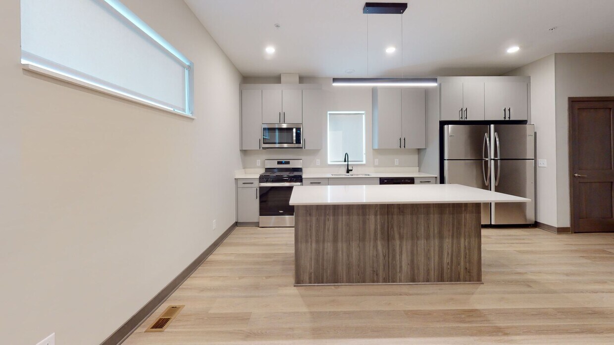 Foto principal - 6th St Triplex