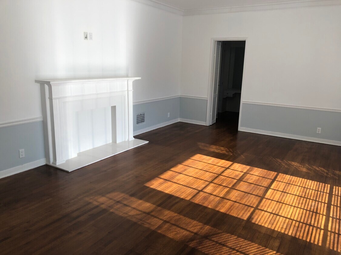 Living Room - 272 S Reeves Dr