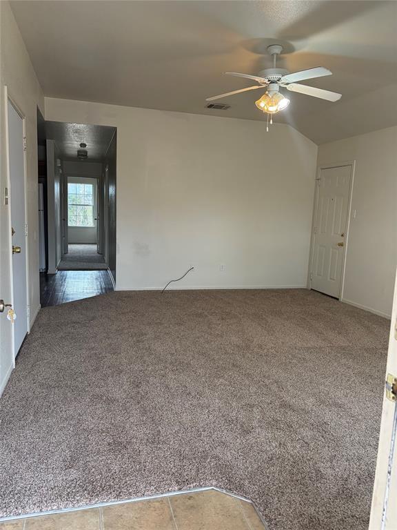 Foto del edificio - 503 Manhattan Dr