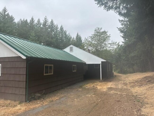 Building Photo - 2-bedroom 1 bath House