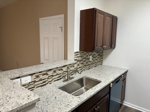 Foto del edificio - 18493 E Kepner Pl