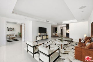 Foto del edificio - 1100 Alta Loma Rd