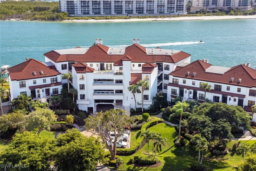 Foto principal - 305 La Peninsula Blvd