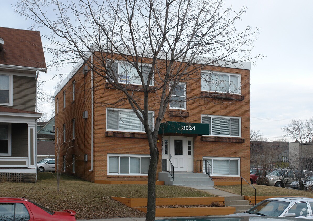 Building Photo - 3024 Humboldt Ave S