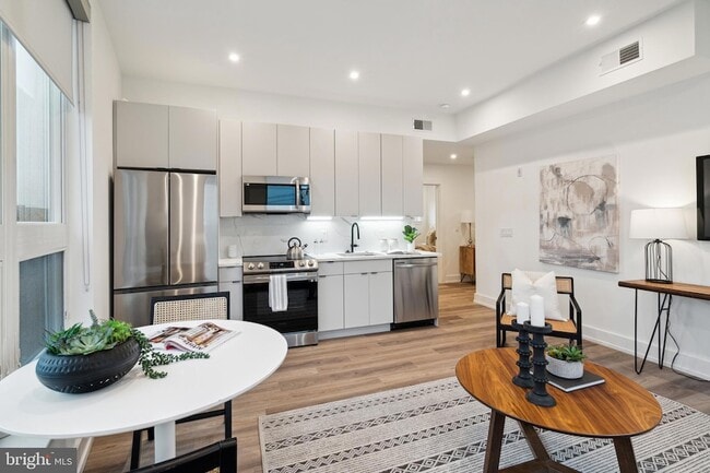 Photo - 2400 Frankford Ave Apartment