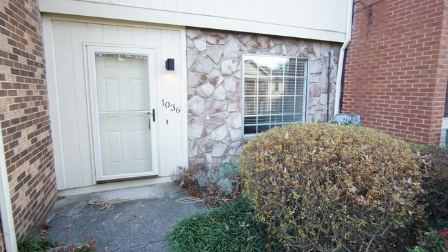 Building Photo - West Knoxville Condo for Lease!