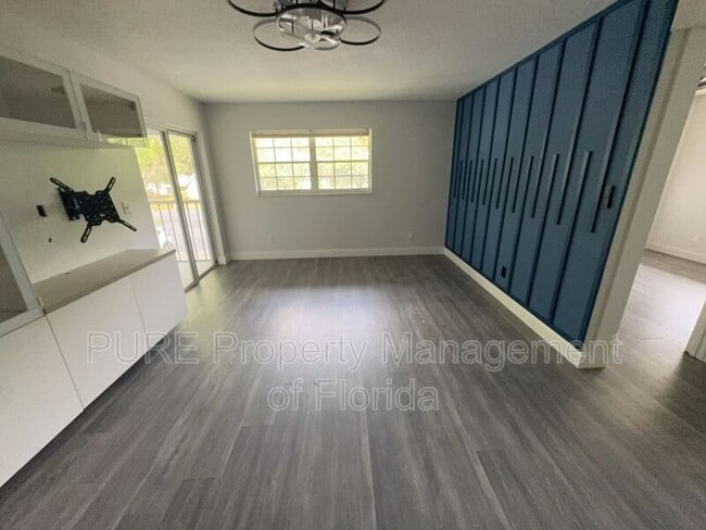 Foto del edificio - 454 Fairways Cir