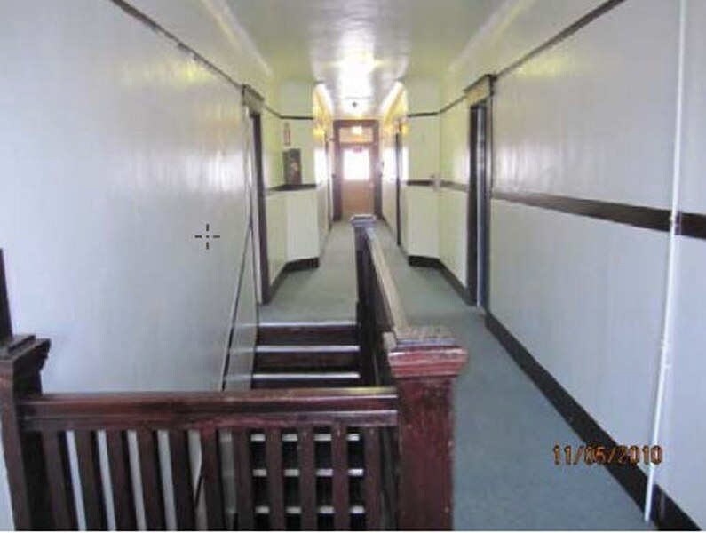 Building Photo - 330-334 E Oak St