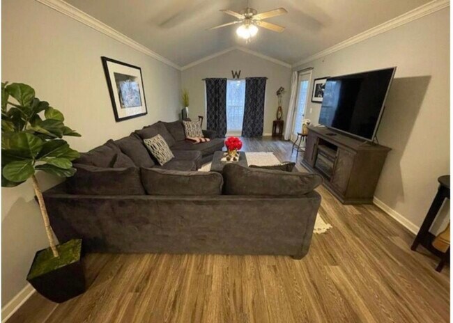 Foto del edificio - 4395 Deeside Dr