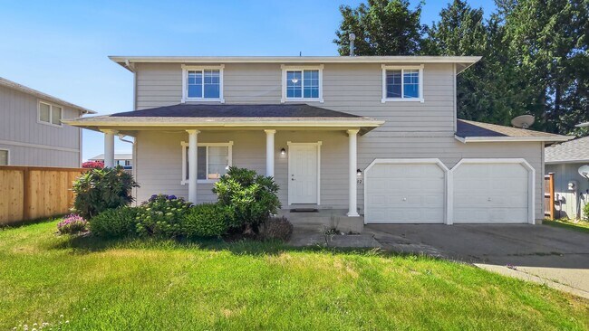 Foto del edificio - Cozy Lake Stevens Home with Den and Two-Car Garage